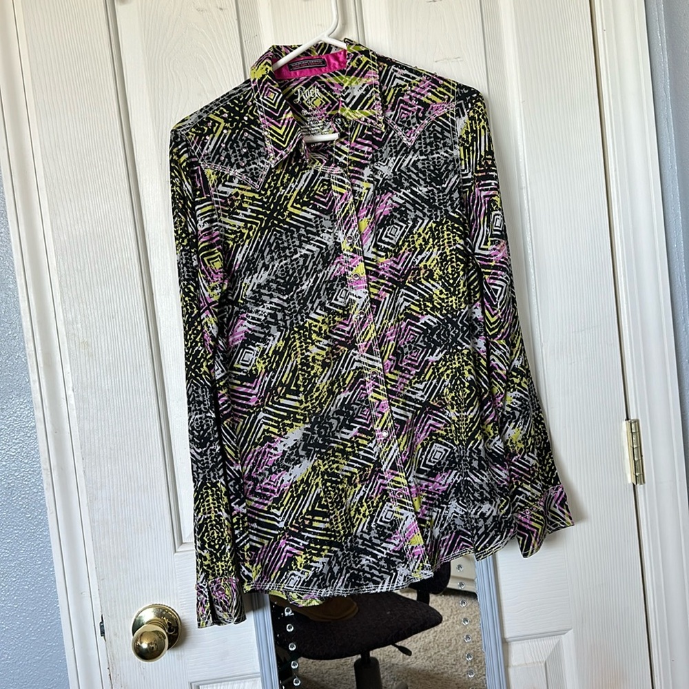 Women’s bedazzled Wrangler button down shirt